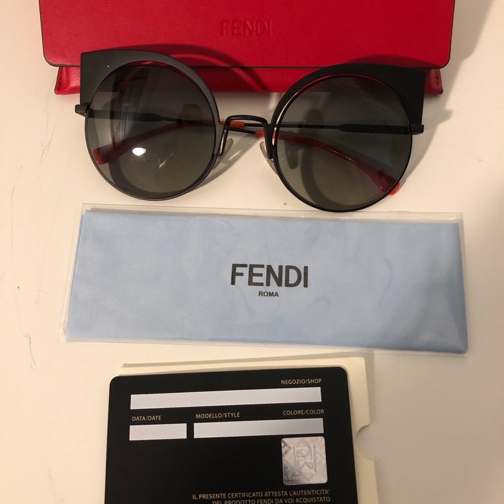 Fendi car Eye Sunglasses - Picture 3 of 6